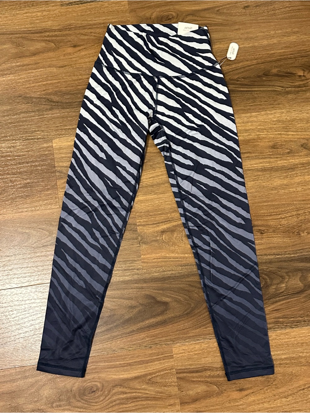 aerie women’s Navy and White Zebra-Stripe leggings